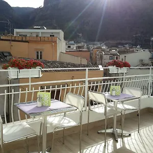 White , Castellammare del Golfo Italia